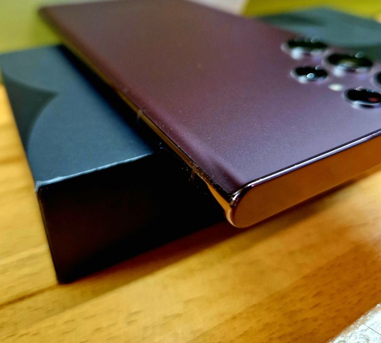 Samsung Galaxy S22Ultra 12/256GB.