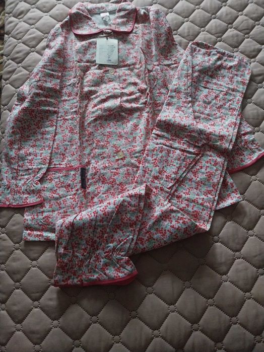 Продавам дамски ношници от бархет,крипон,и памук