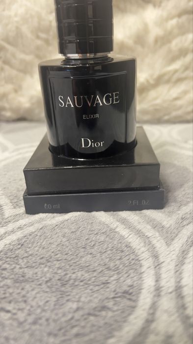 Продавам Dior sauvage elexir