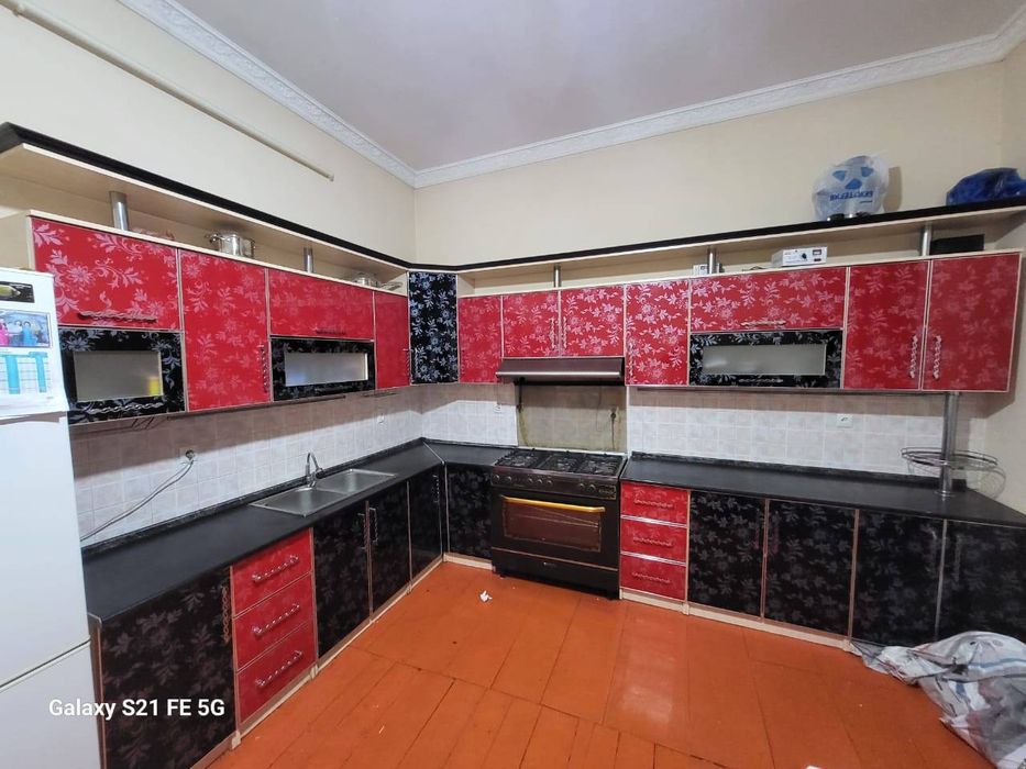 Кухонный гарнитур сатылады!