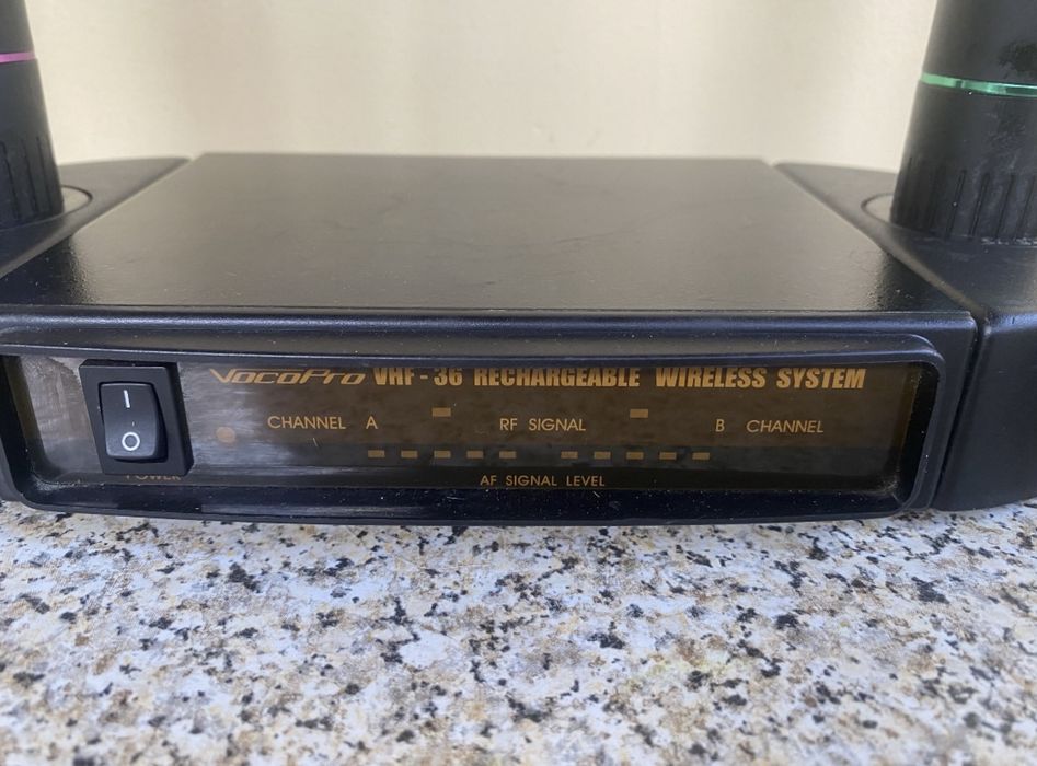 set doua microfoane wireless Gemini / Proel. /.  Voocopro