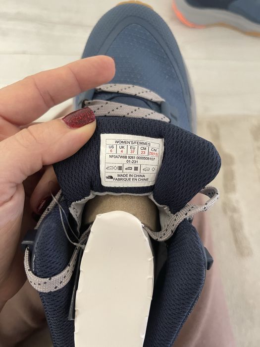 Обувки The  North face