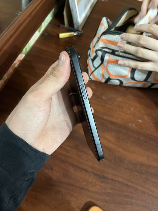 Айфон 15 128 гб.