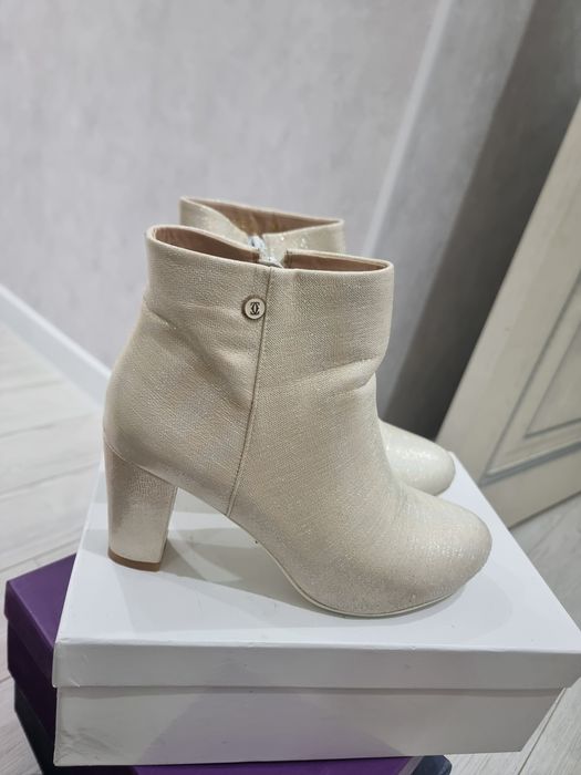 Продаются сапожки