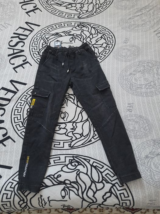 Продам джинцы черные