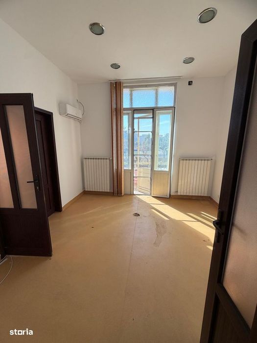 Inchiriez apartament zona Piata Unirii (central)
