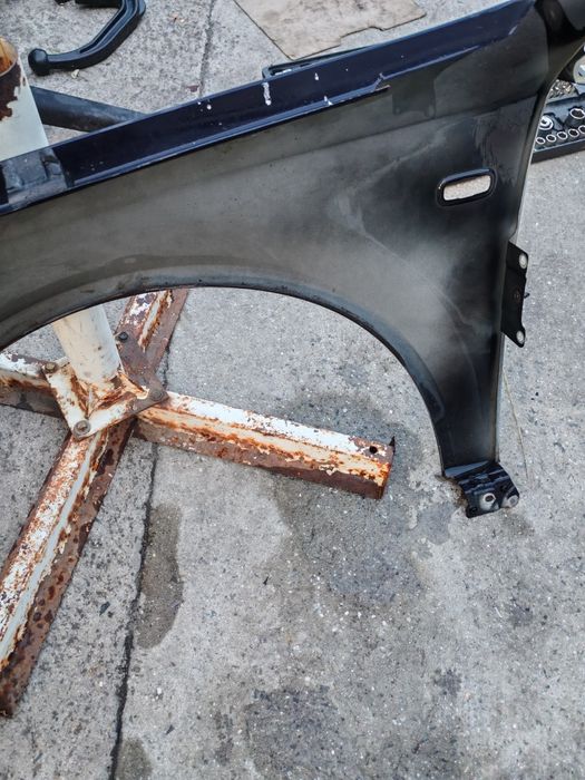 AUDI A4 преден десен калник 2002 година.