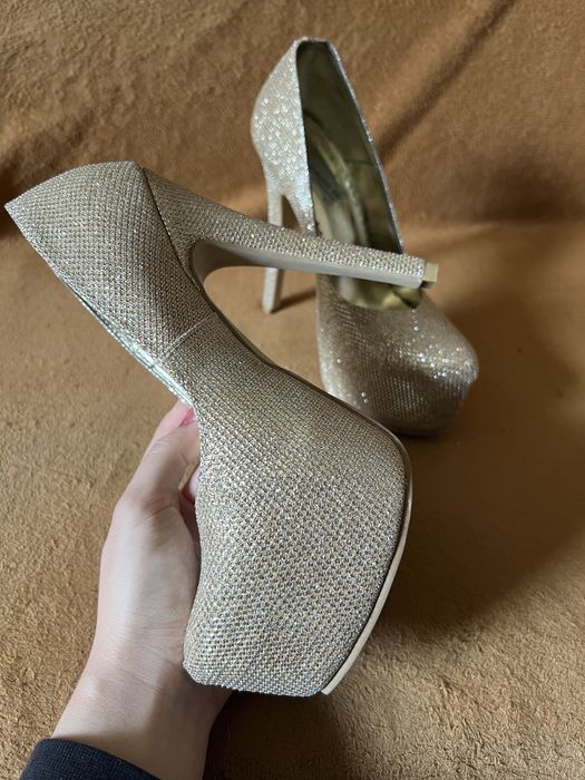 НОВИ официални високи обувки