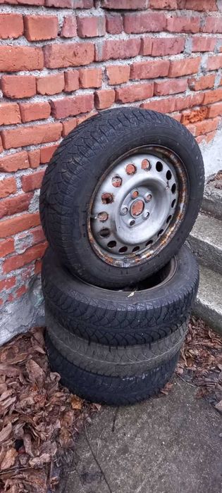 195/60/16   ЗИМНИ   Гуми с джанти за VW SCHARAN 2004г  195 60 16 FULDA