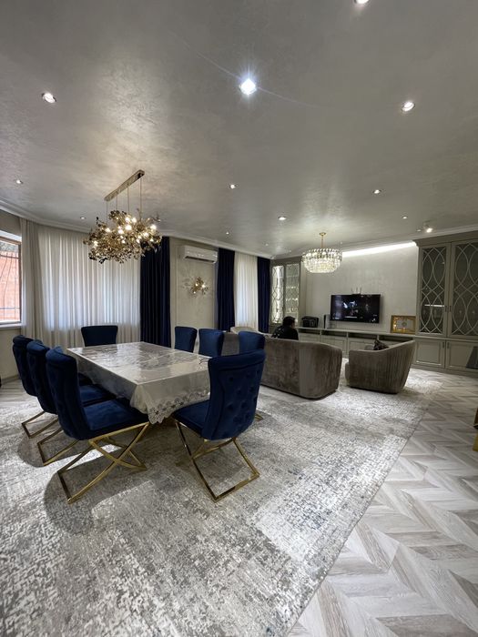 Продаётся квартира на Яккасарайском районе