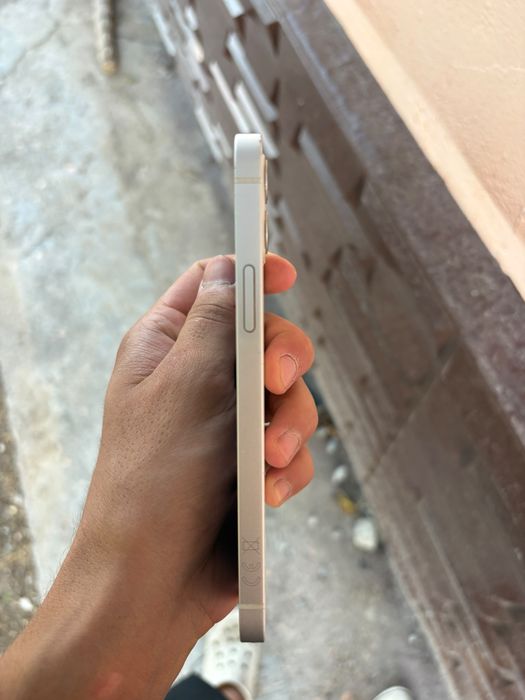 Iphone 12.      .