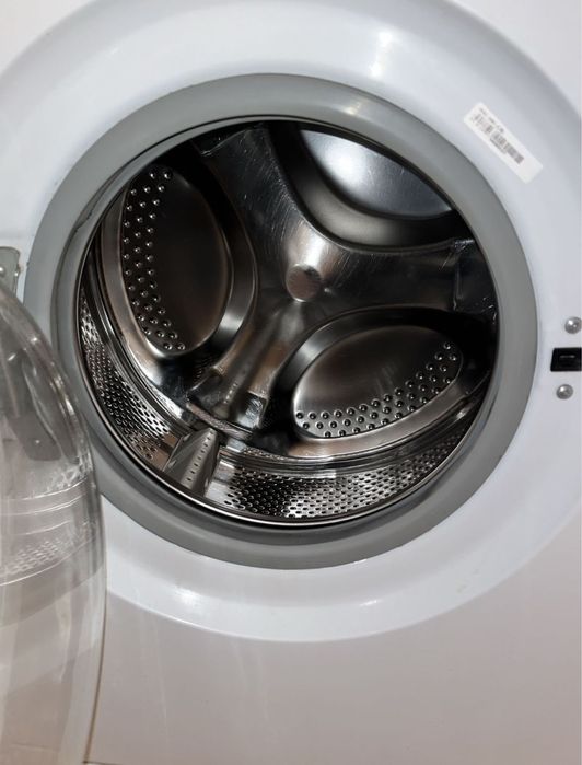 Продам стиральную машинку Indesit