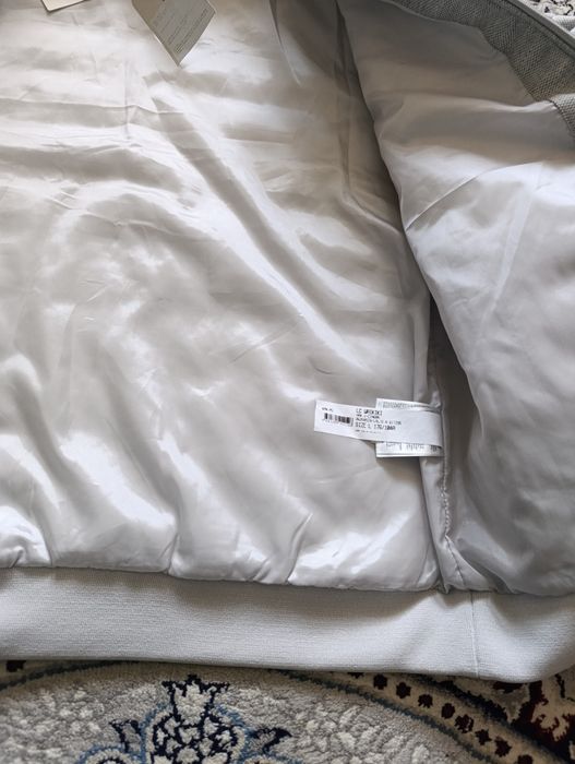 Куртка демисезонная новая привезла с России отличного качества