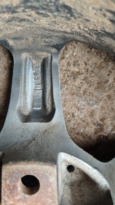 Продам диски на 5 креплений на 15