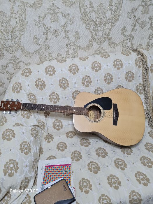 Гитара шестиструнная