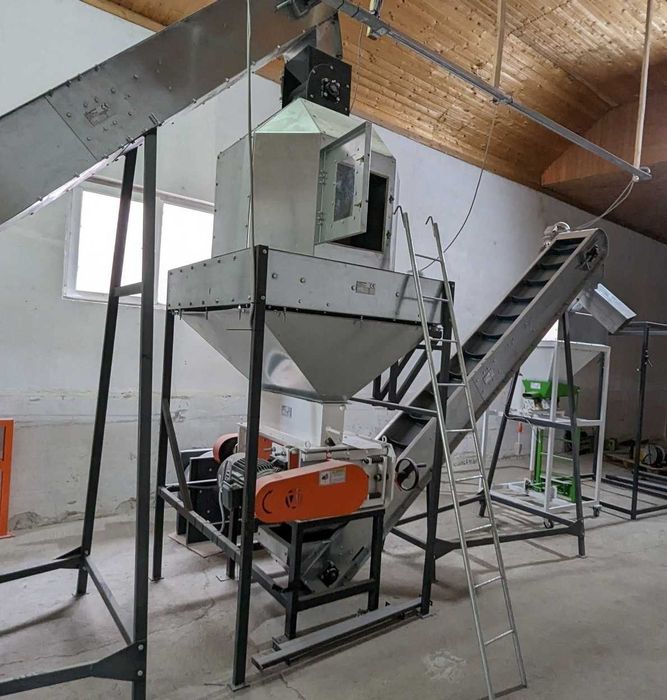 Brizurator granule cereale pentru fabricarea brizurii pentru pui