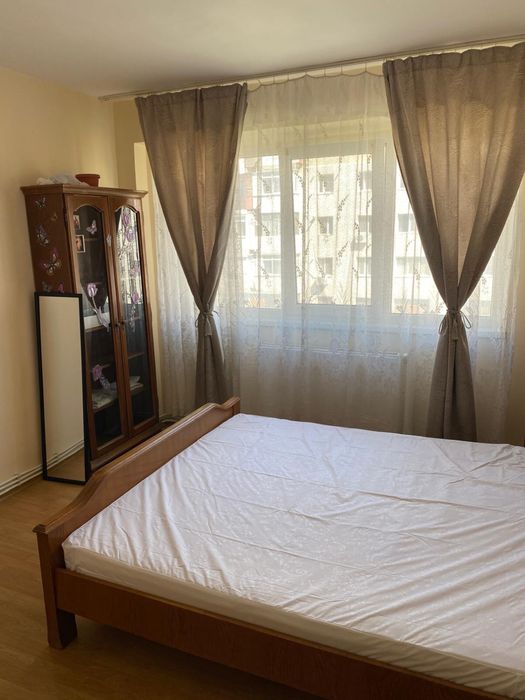 Apartament 3 camere de inchiriat