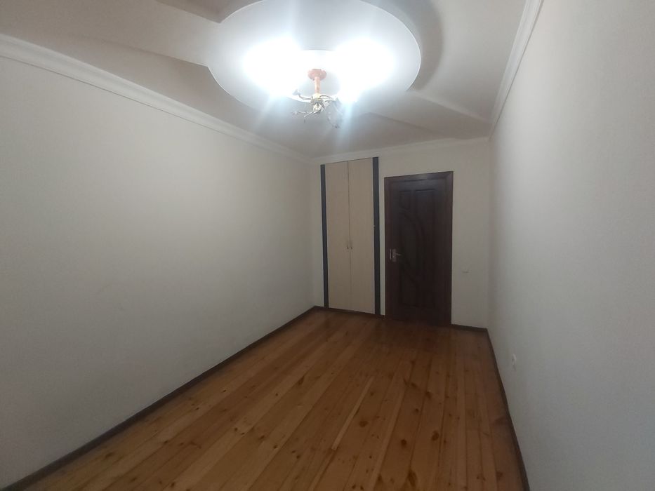 Do'rmonda 3 xonali kvartirani Yangi Toshmida hovliga almashaman