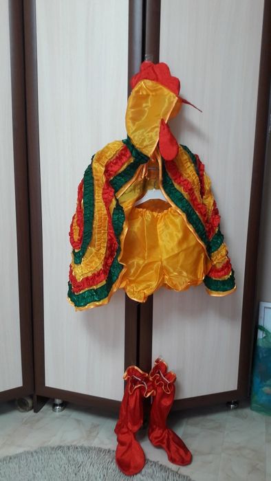 Продаю Новогодние костюмы