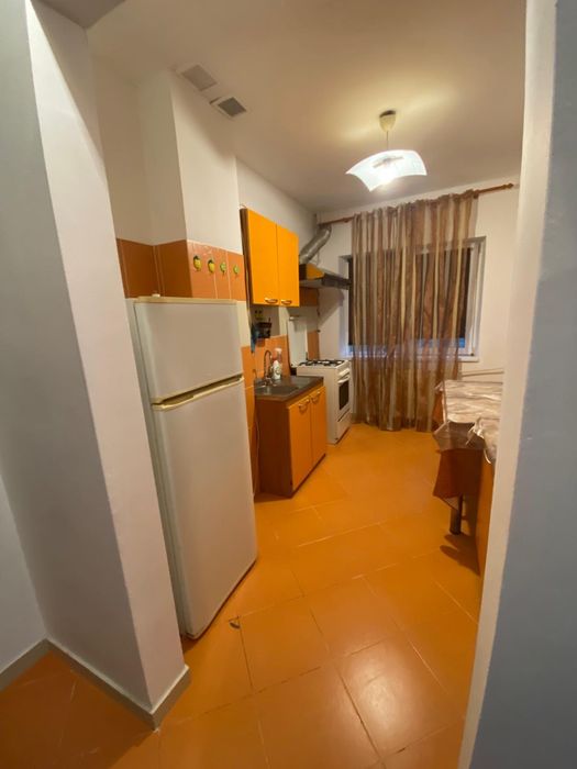 Inchiriez apartament  cu doua camere