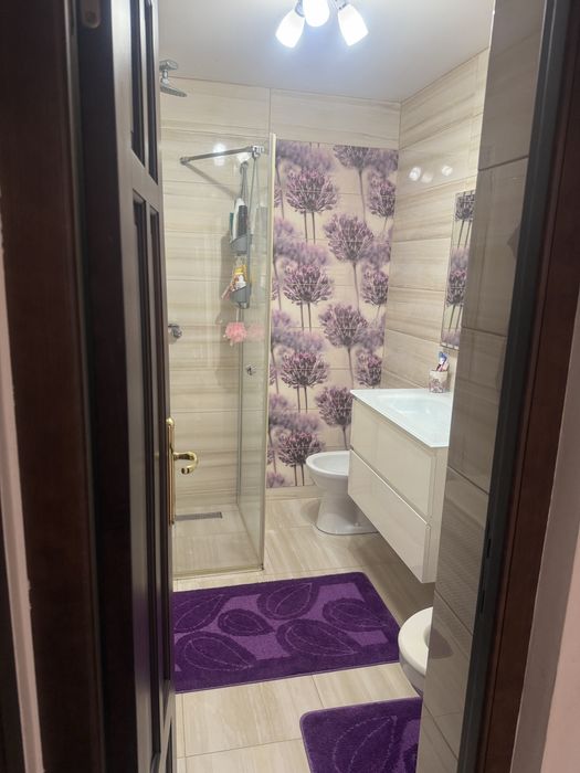 Vand apartament cu 3 camere