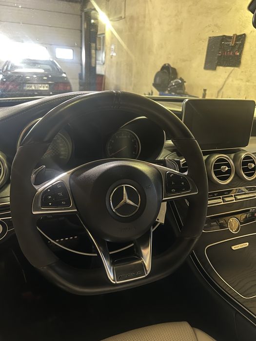Volan AMG c63s potriveste pe multe modele