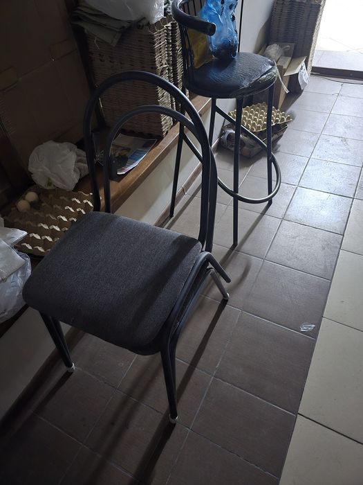 Продам стулья офисные и кресло