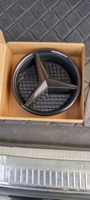 Емблема за Мерцедес W213 с основа