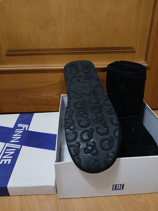 Отдам даром Угги-ботинки зимние