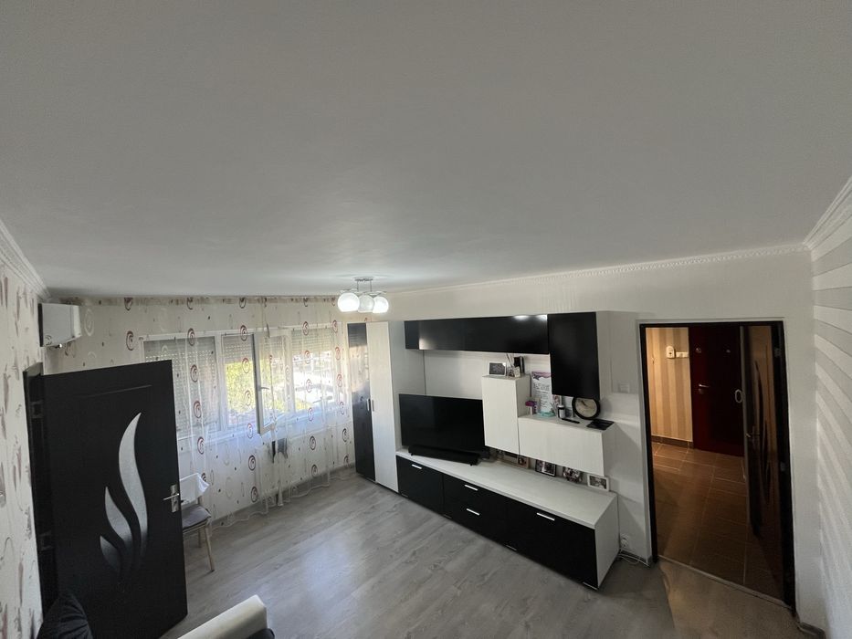 Vând apartament Y3