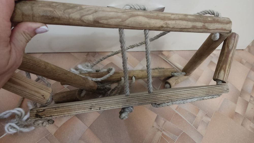 Качели детские подвесные.