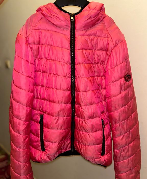 Дамско розово яке с качулка