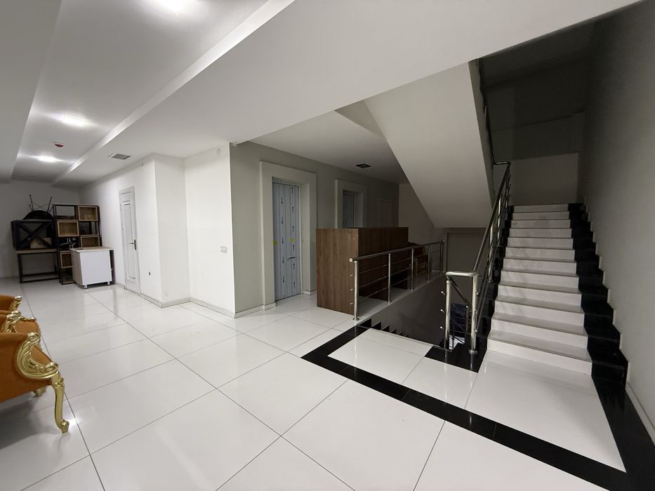 Продам в центре офис 57 квм ул.Бобура