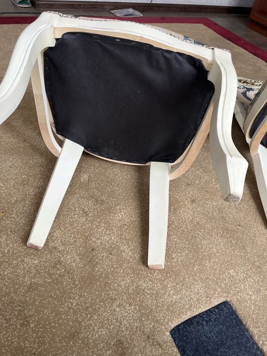 Продам стулья новый