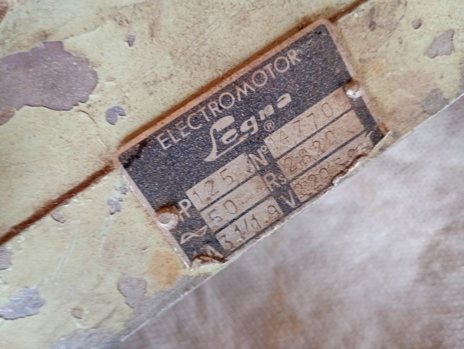 Aparat electric de șlefuit parchet