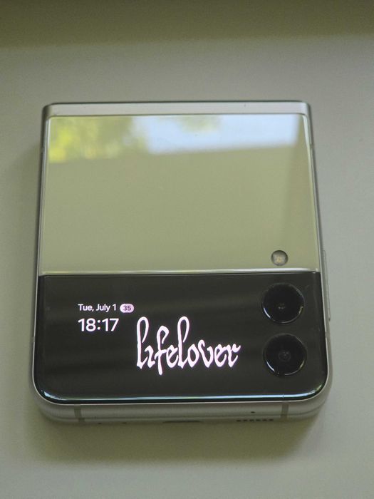 Samaung Galaxy Z Flip 3