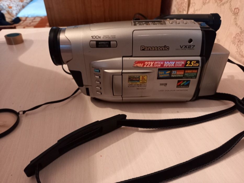 Продам видеокамеру Panasonic NV-VX27EN