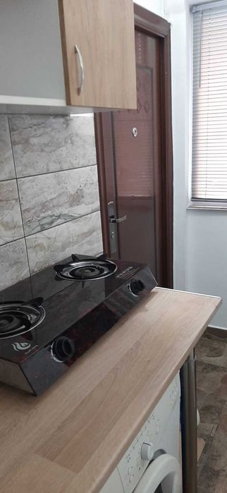 Inchiriez camera camin tip garsoniera