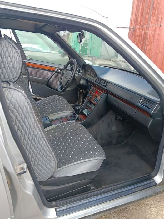 Продам мерседес 124
