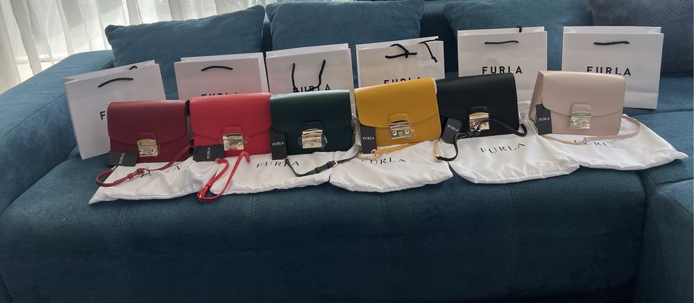 Furla Metropolis M Crossbody.Със сериен номер,етикети