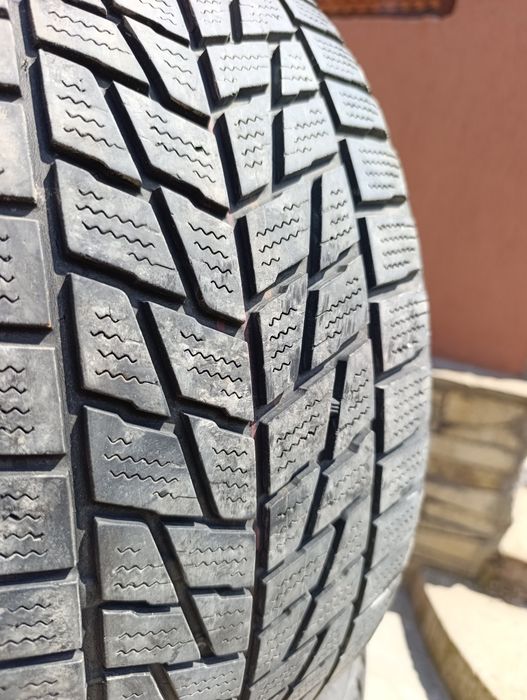 Гими 255/40/19 Bridgestone