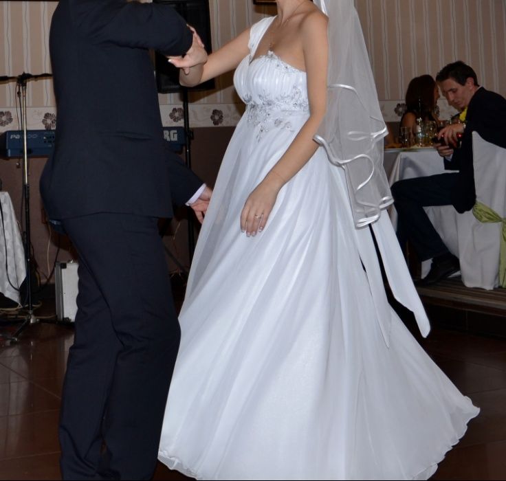 Булчинска рокля+ болерo