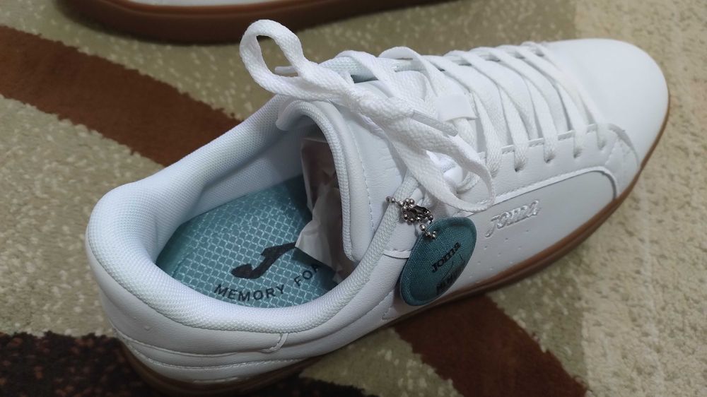 Pantofi sport JOMA Clasic albi Marime 43 si 45 Noi