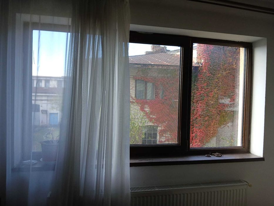 Vând APARTAMENT 3 CAMERE (86mp + balcon 4.63mp)