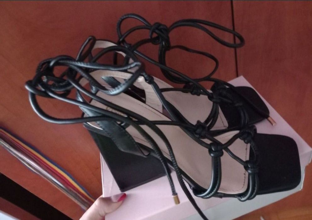 Sandale cu toc noi mărimea 38