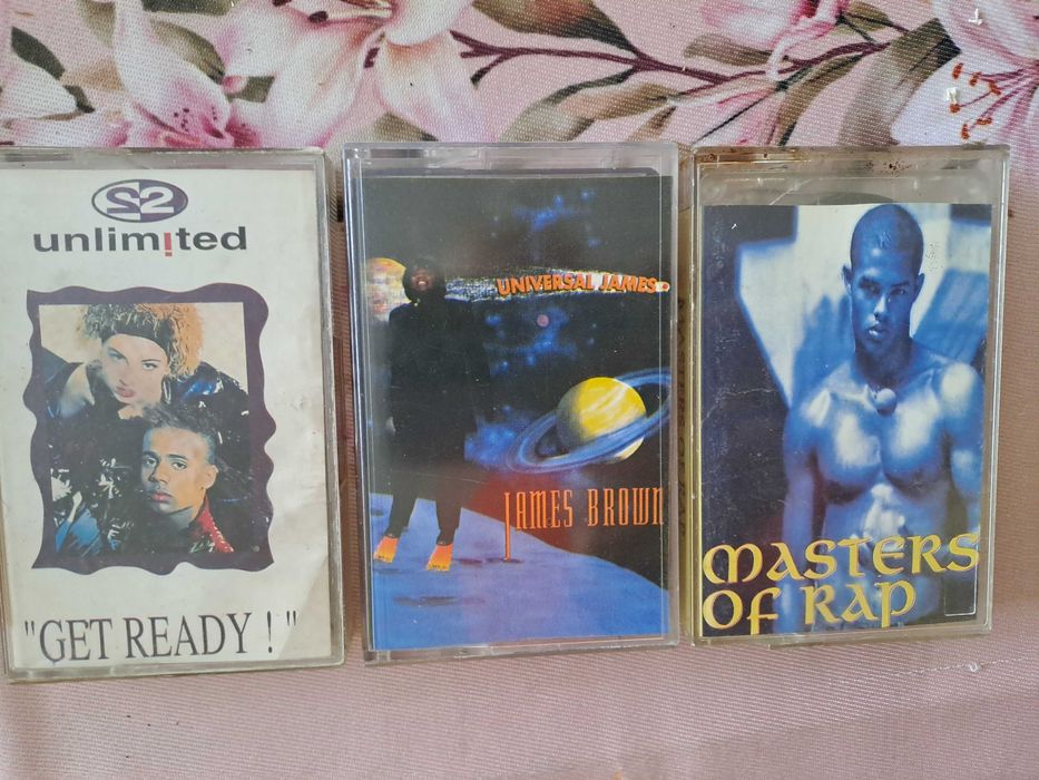 Аудио касети с музика и др.