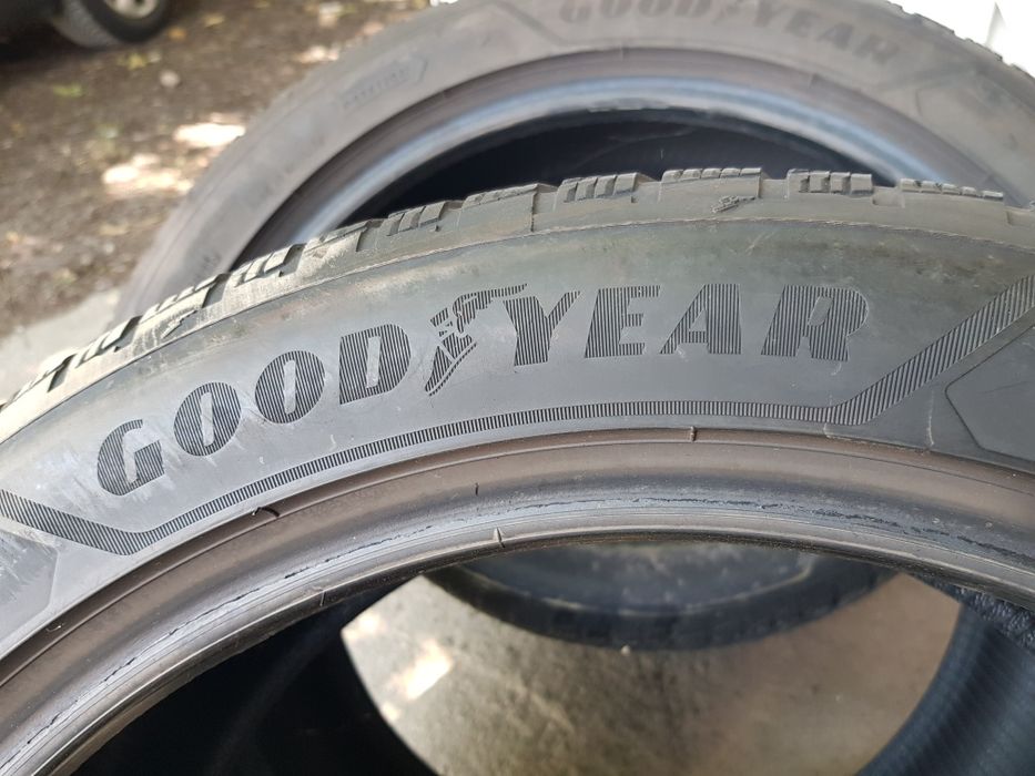 245/45/19 Goodyear