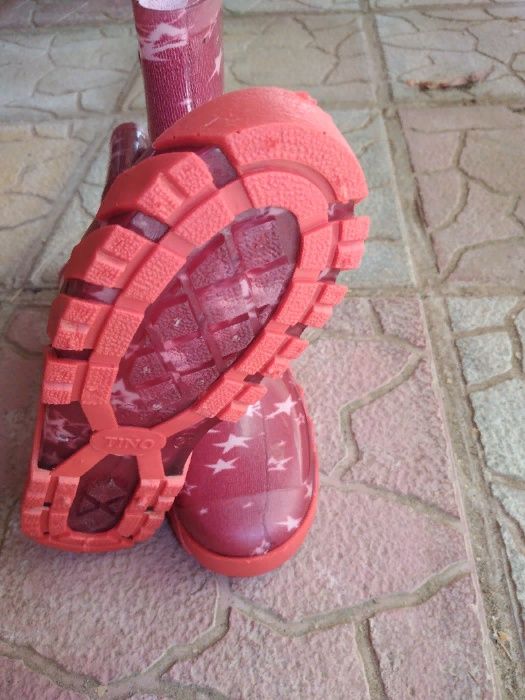 Детски гумени ботуши, нови, последни Итальянски са, фирма Тино.