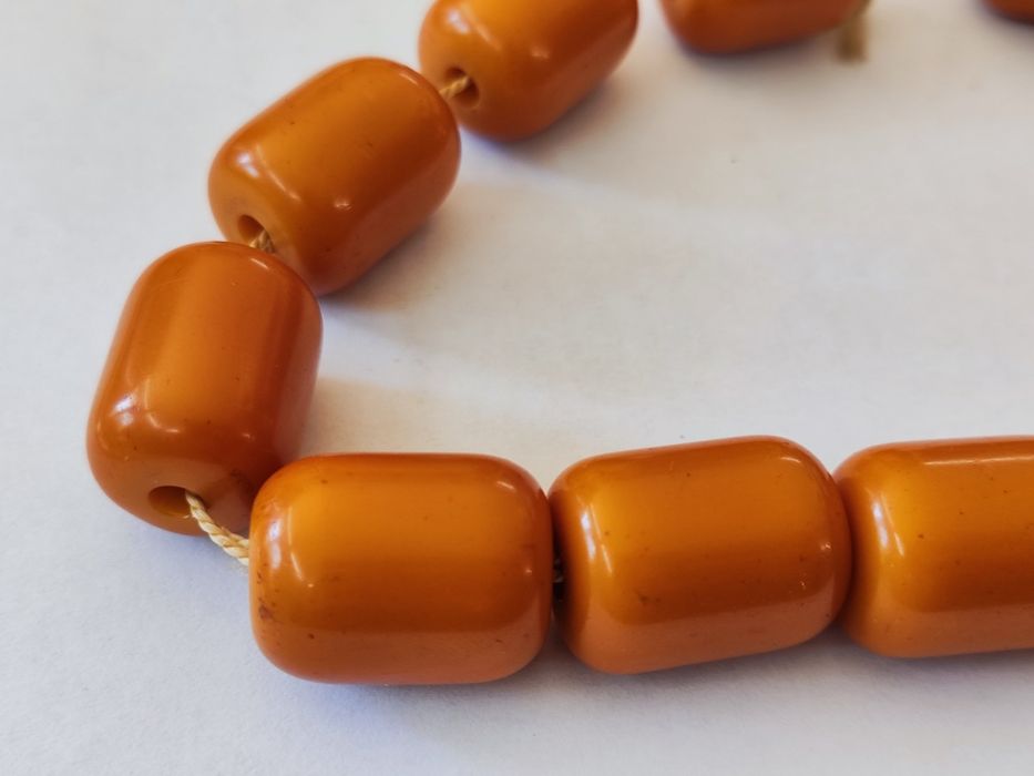 Стара броеница бакелит кехлибар