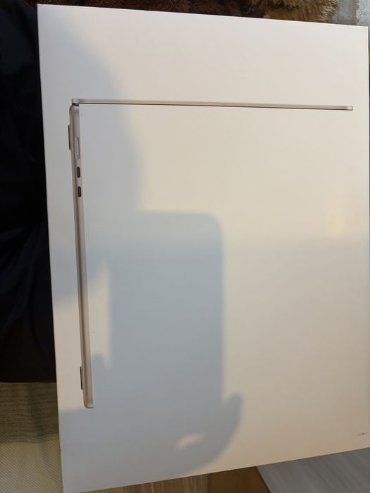 Macbook air m 4 15.3